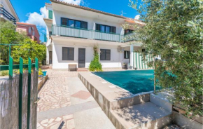 Nice apartment in Biograd na Moru with WiFi and 3 Bedrooms